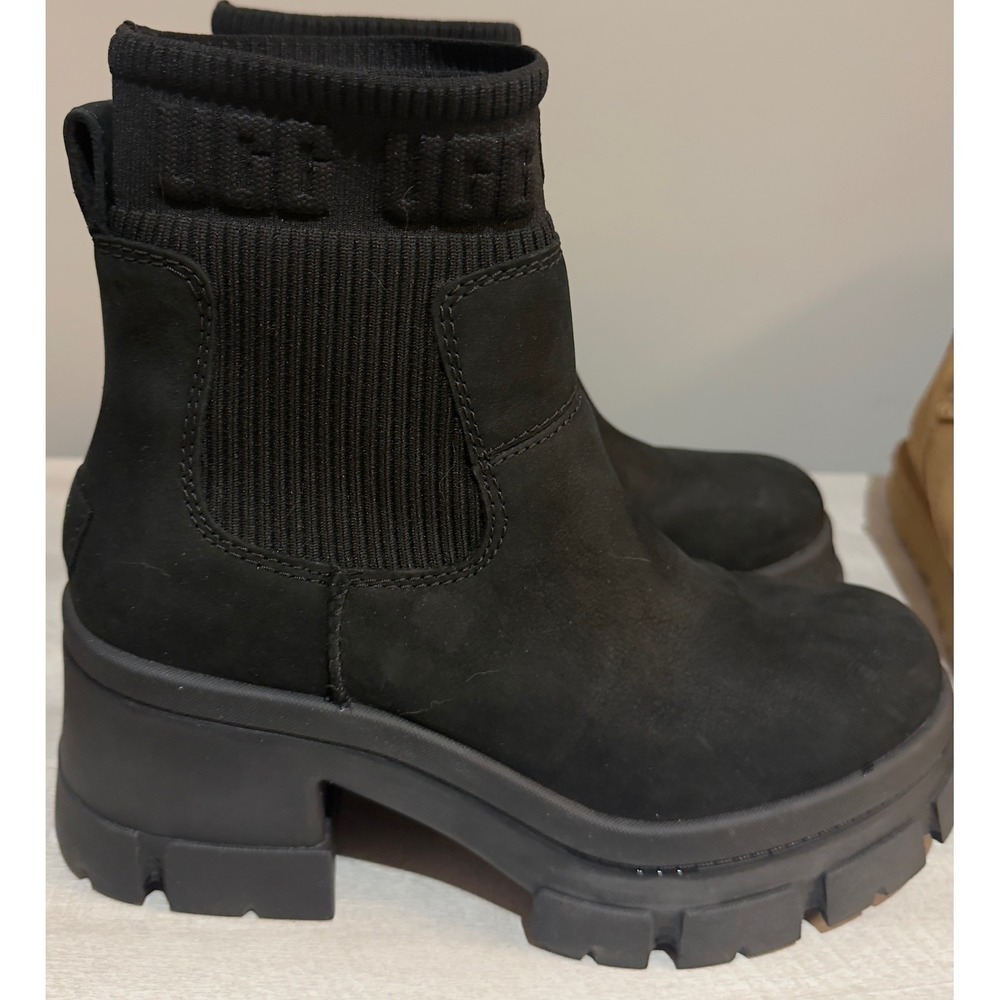 UGG Brellah Black Nubuck Chelsea Platform Lug Sole Ankle Boots Womens 8.5 - Picture 4 of 10